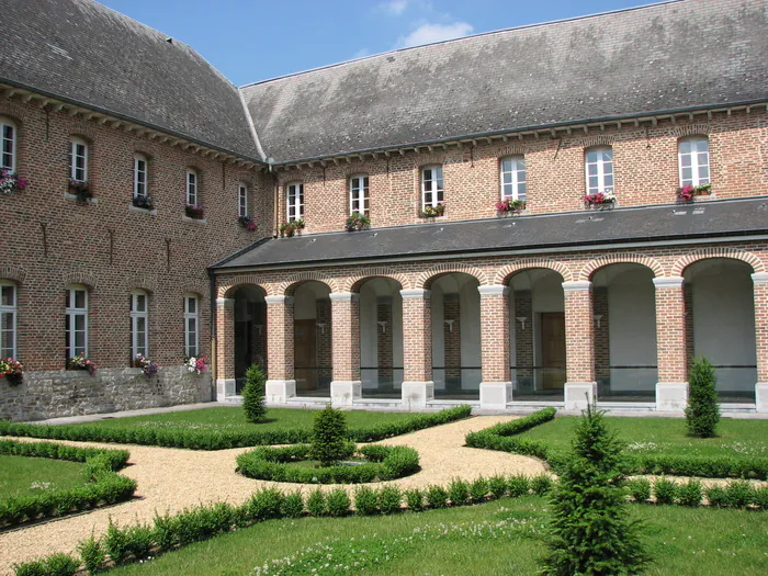 Visite commentée d'un ancien couvent Centre culturel Pierre Tassin - Ancien Couvent des soeurs récollectines Givet