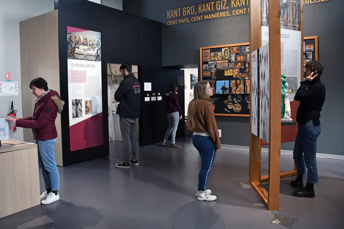 Visite libre du Centre d'interprétation - Les enclos Centre d'interprétation - Les Enclos Guimiliau