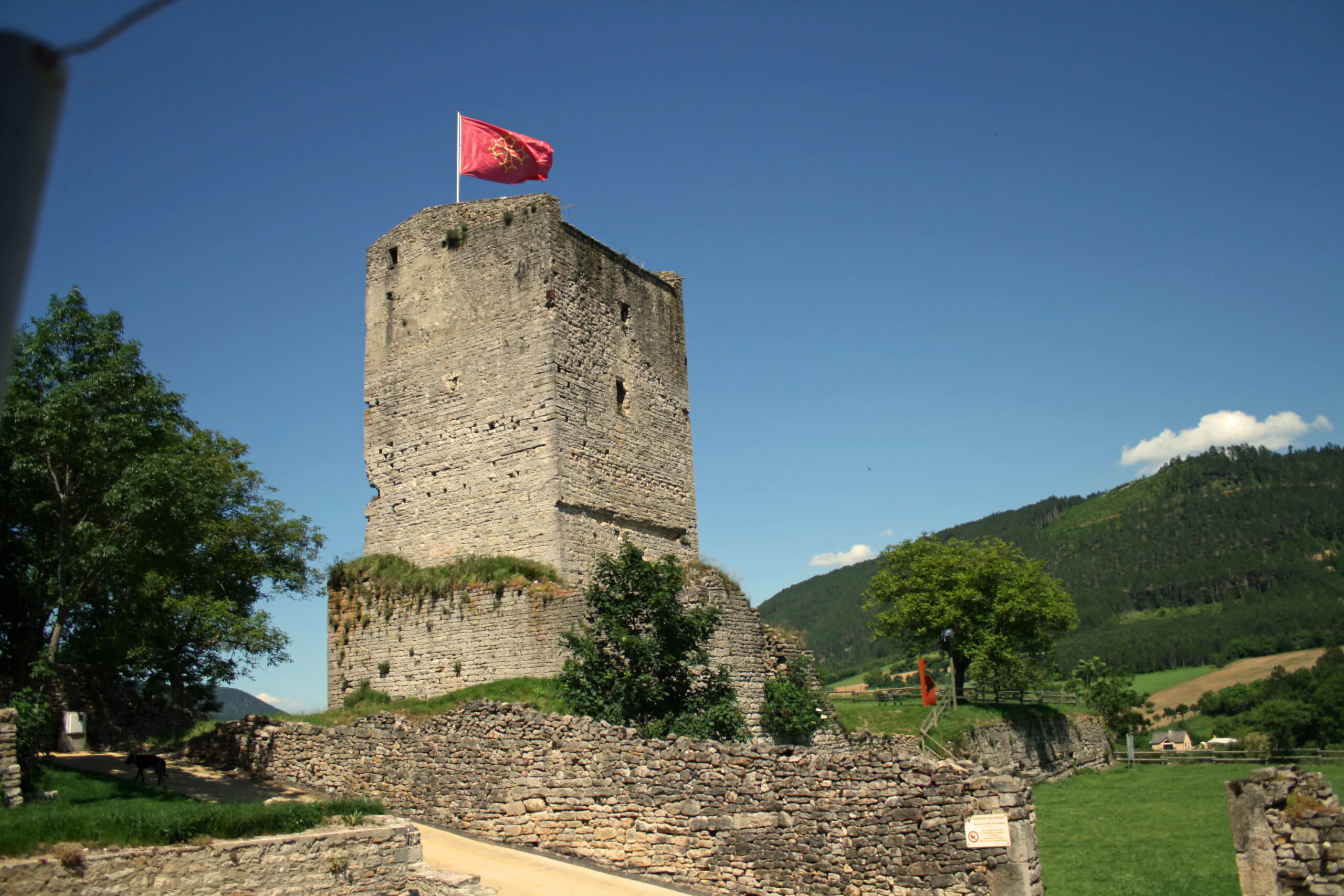 JOURNÉES EUROPÉENNES DU PATRIMOINE VISITE DE LA TOUR - OFFICE DE TOURISME DE L'AUBRAC AUX GORGES DU TARN