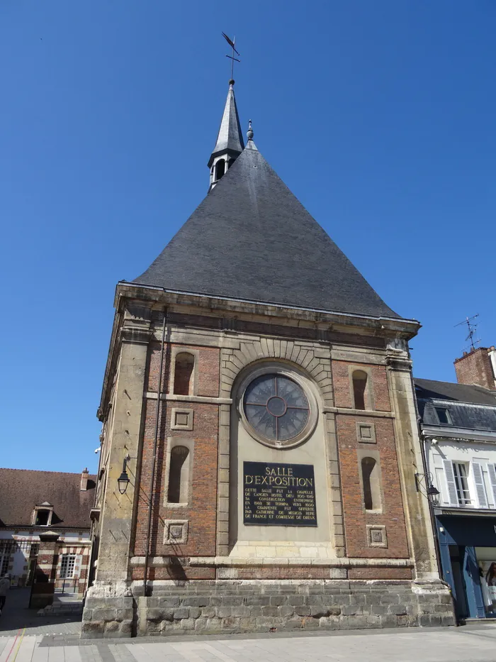 Exposition à la chapelle de l’Hôtel-Dieu Chapelle de l'Hôtel-Dieu Dreux