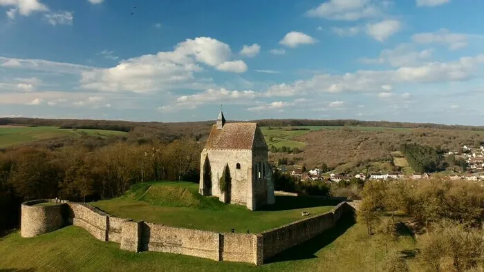 Visite libre de la chapelle de Vauguillain Chapelle du Château de Vauguillain Saint-Julien-du-Sault