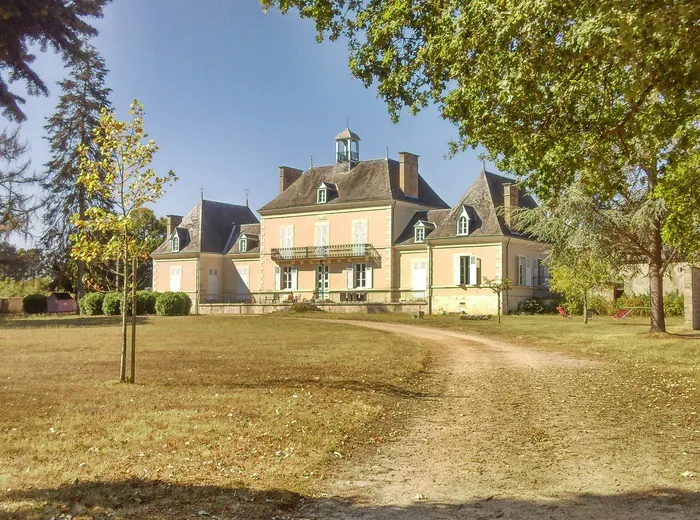 Visite commentée des extérieurs du château Château de Beaulin Saint-Florent