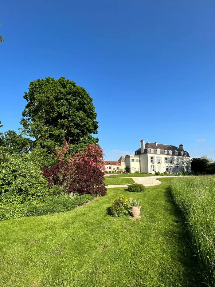 Visite du parc du château de Courterolles Château de Courterolles Guillon-Terre-Plaine