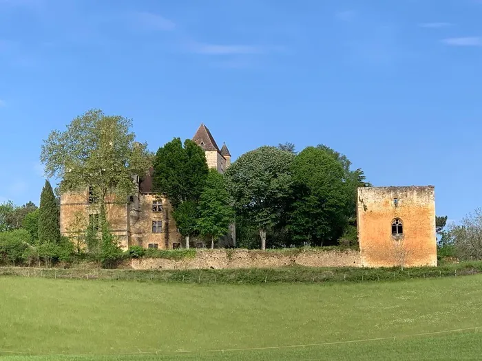 Visite commentée des extérieurs du château de Fages Château de Fages Saint-Cyprien