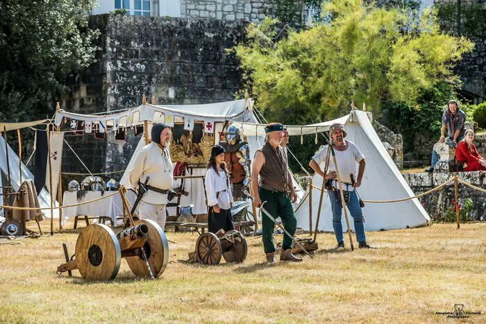 Fête médiévale au château de Jonzac Château de Jonzac Jonzac