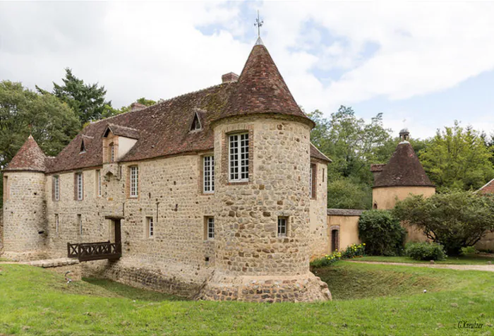 Visite guidée du château de La Houssaye Château de la Houssaye Malay-le-Grand