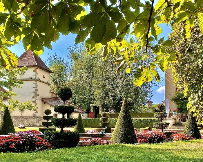 Visite des jardins du château d‘Ouge Château et jardin Ouge