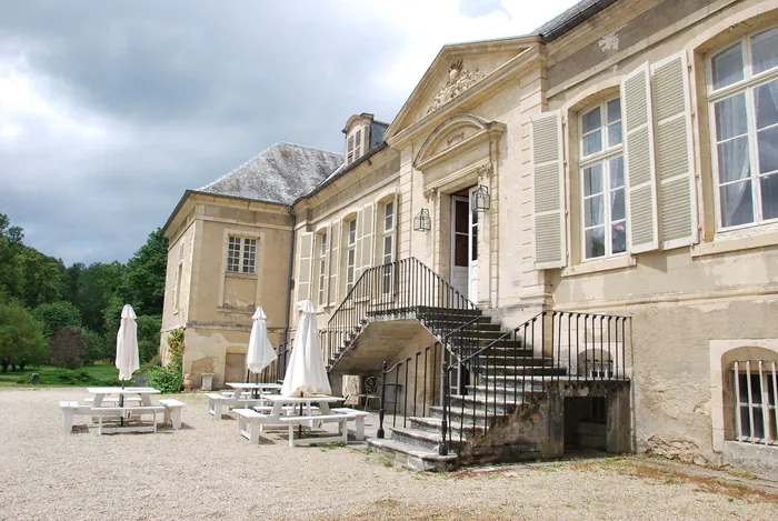 Découvrez l’intérieur d'un château des XVIIe et XVIIIe siècles Château Poissons