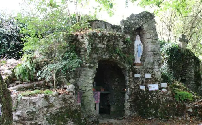 Découverte de la grotte de Marie Chemin des Longs Sillons Thomery