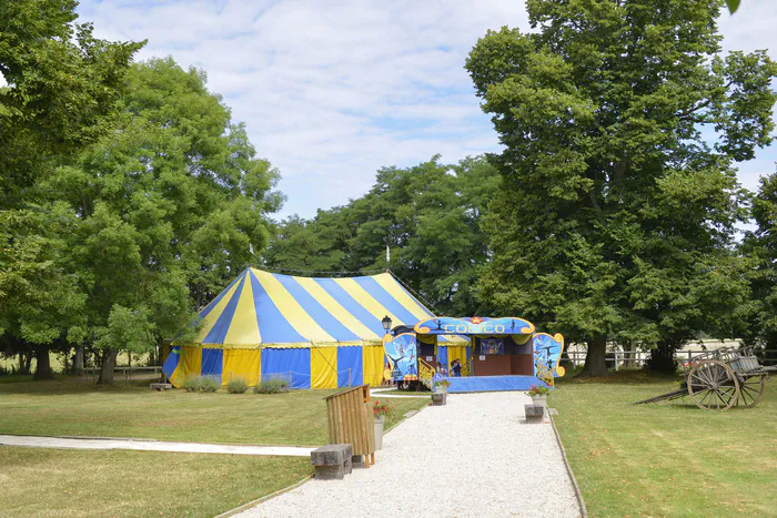 Cirque Equestre de COCICO Cirque Equestre de Cocico Charny Orée de Puisaye