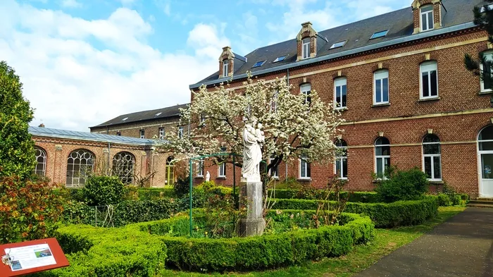 Visite guidée sur les traces de la Congrégation Sainte-Famille et des Franciscains d'Amiens Collège et lycée Sainte-Famille (Amiens) Amiens