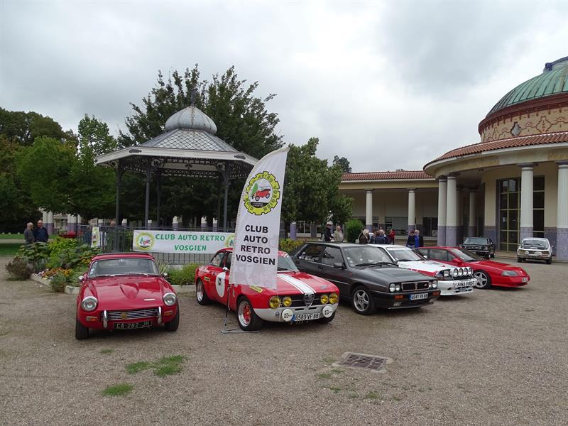 RASSEMBLEMENT DE VOITURES ANCIENNES