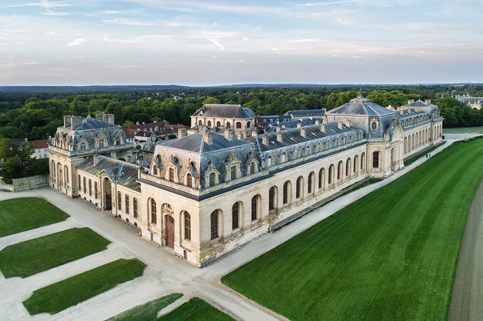 Les toits des Grandes Écuries. Domaine de Chantilly Chantilly