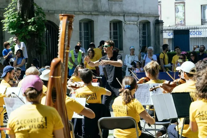 Concert-déambulation de l'orchestre Les Forces Majeures Domaine départemental de Sceaux