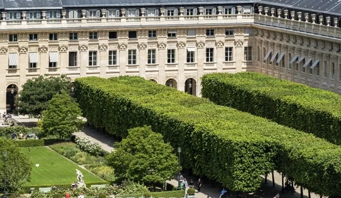 Défilé de la fanfare à cheval de la Garde Républicaine Domaine national du Palais-Royal Paris