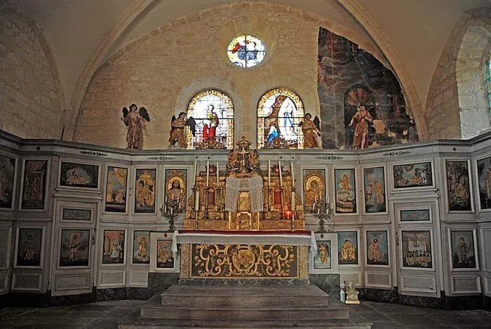 Visitez une église de style roman avec quelques éléments gothiques Église de la Nativité de la Vierge Le Montsaugeonnais