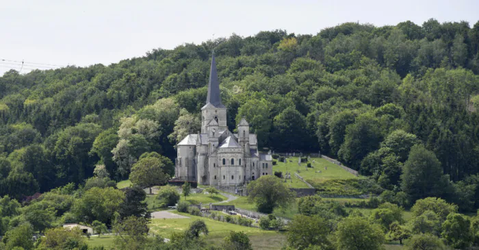 Découvrez une église édifiée sur les contreforts de l'Argonne Église Notre-Dame-de-l'Assomption Mont-devant-Sassey