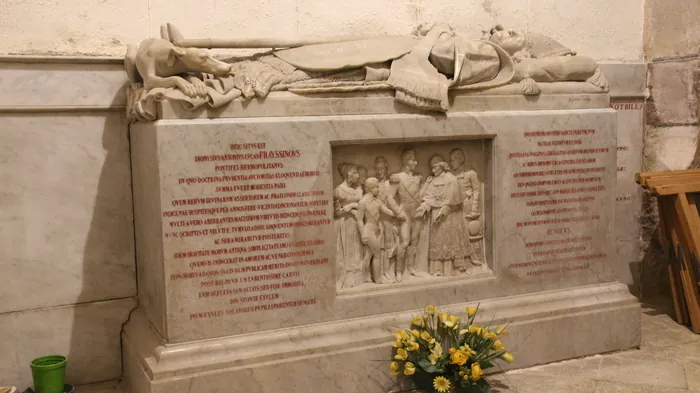 Conférence de Louis Mercadié sur la vie de Mgr Frayssinous Église Paroissiale de Saint-Geniez d'Olt et d'Aubrac Saint Geniez d'Olt et d'Aubrac