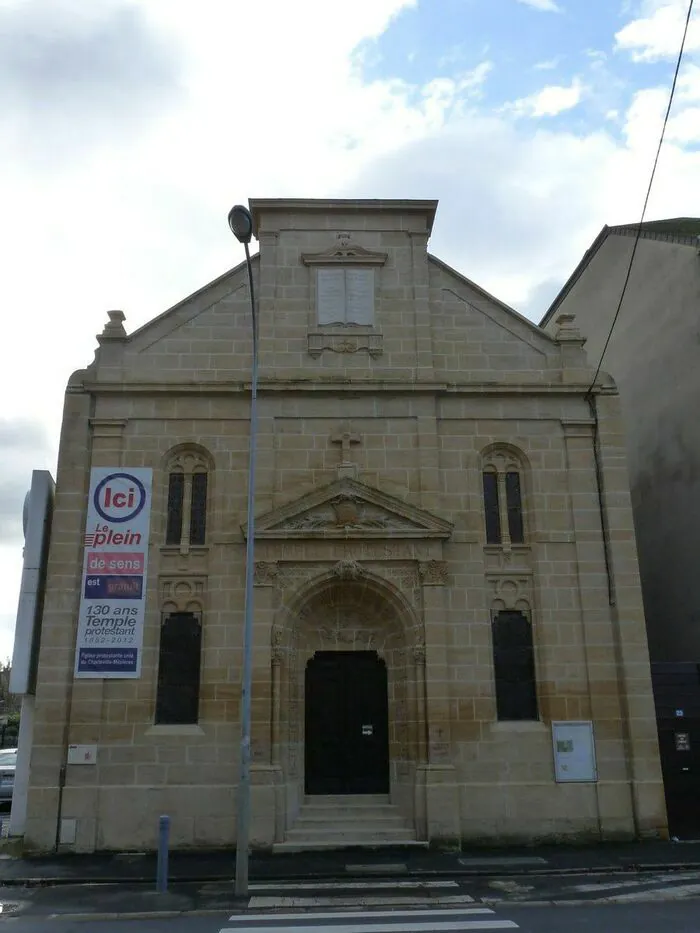 Visite libre d'une église protestante Église Protestante Unie Charleville-Mézières