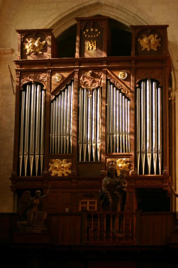 Visite commentée de l'orgue de l'église romane de Riotord Église romane de Riotord Riotord