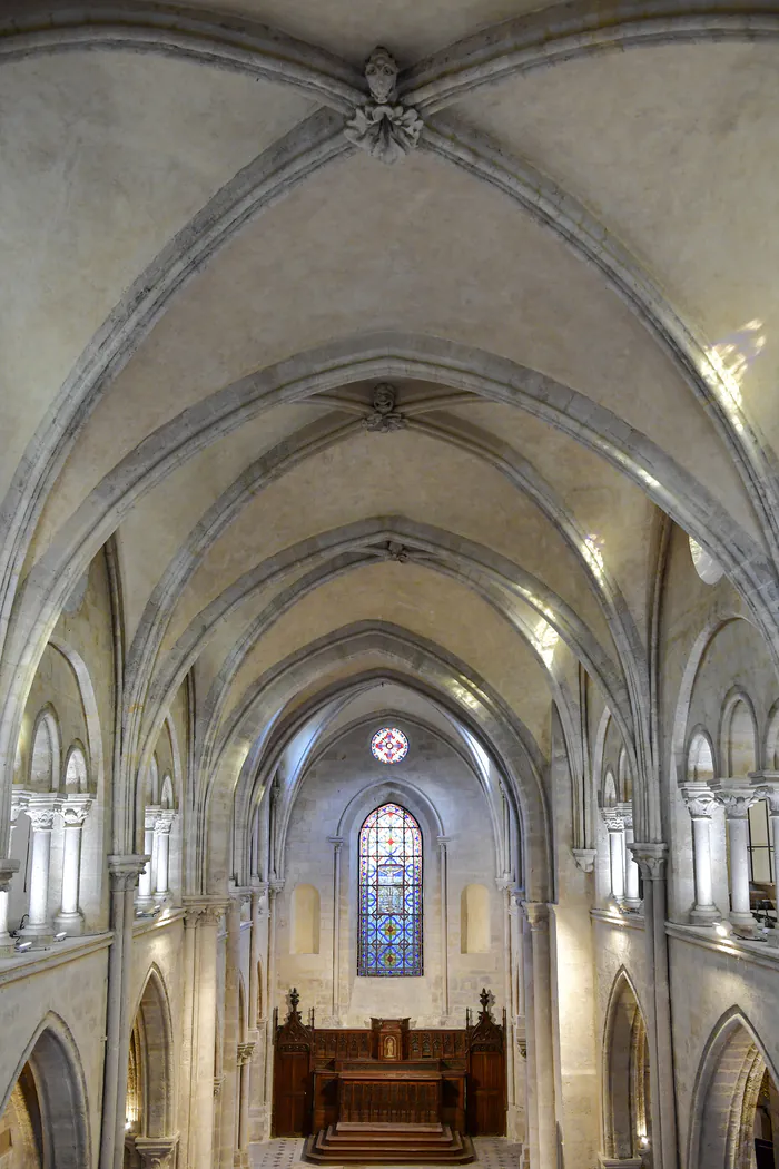 Visite guidée de l'église Saint-Hermeland Église Saint-Hermeland Bagneux