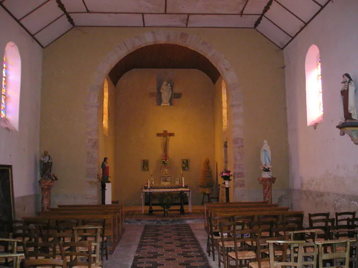 L'église et la chapelle de Saint-Jean-Lagineste Église Saint-Jean l'Évangeliste Saint-Jean-Lagineste