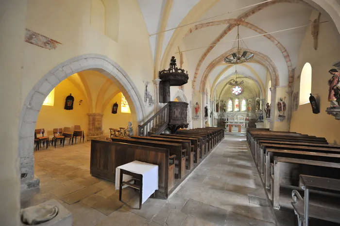 Découverte d'une église du XIIe siècle et de ses peintures murales Église Sainte-Croix Suzannecourt