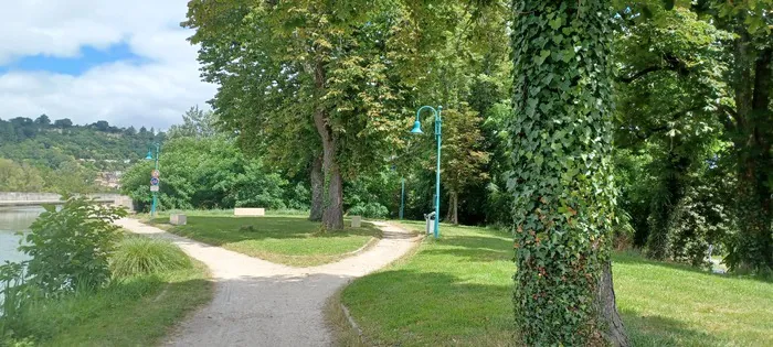 Visites guidées et expositions sur l'histoire du canal Espace vert - Écluse 34 Le Passage