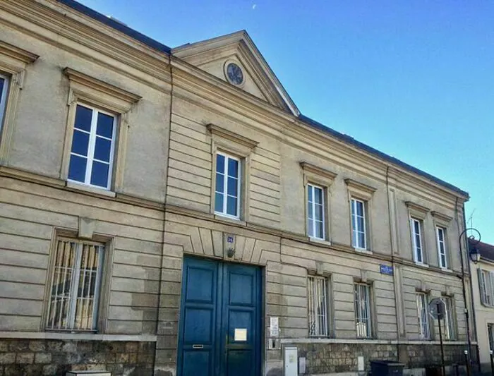 Visite guidée des parties communes de l'évêché et exposition d'objets liturgiques autour des sacrements Evêché de Versailles Versailles