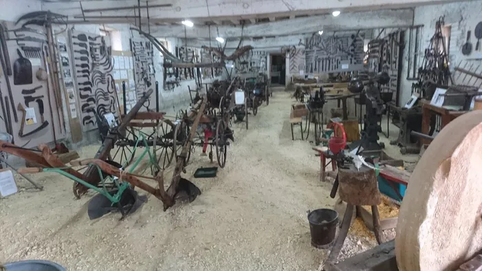 Exposition d'outils anciens à la ferme de Frécambault Ferme de Frécambault Charny Orée de Puisaye