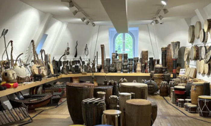 Découvrez 800 instruments de musique traditionnelle Fondation GoodPlanet Paris