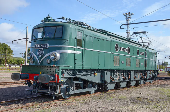 Visite du site ferroviaire de Laroche-Migennes et de la locomotive électrique 2D2-9135 Gare de Laroche-Migennes Migennes