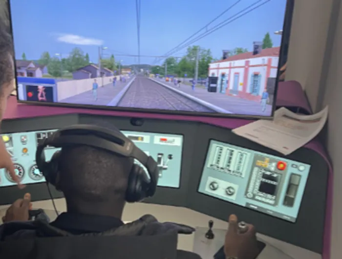 Simulateur de conduite d'un train Gare SNCF Orléans