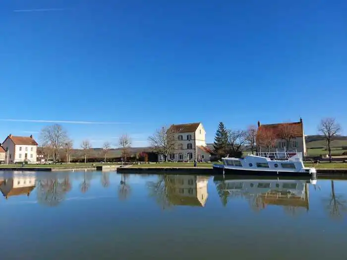 Balade croisière à bord du bateau « Elza » Halte fluviale de Clamerey Clamerey