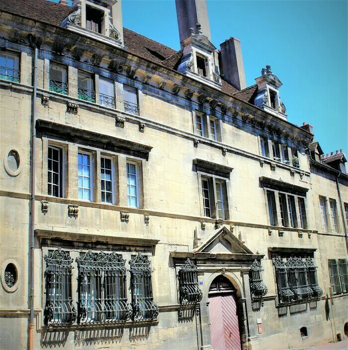 Visite libre et commentée de l'hôtel de Froissard Hôtel de Froissard Dole