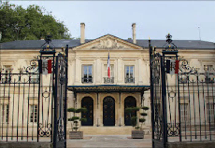 Visite guidée des salons de la préfecture des Deux-Sèvres Hôtel de la préfecture des Deux-Sèvres Saint-Maixent-l'École