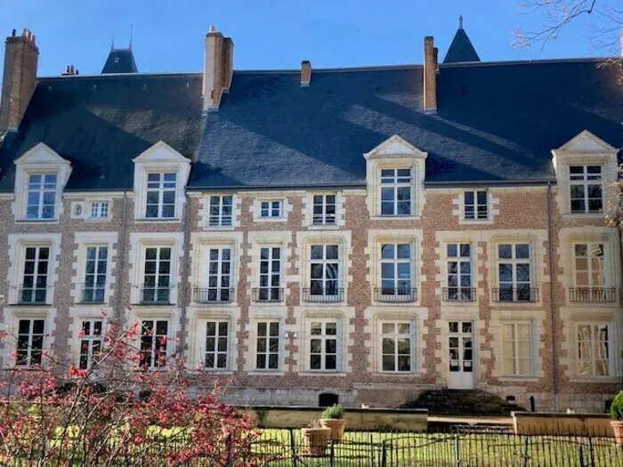 Visite guidée du tribunal pour les scolaires Hôtel de la Vieille Intendance - Tribunal Administratif Orléans