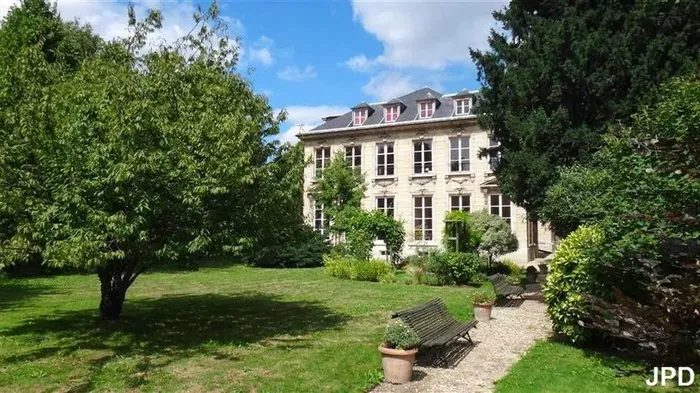 Histoire de l'Hôtel de Massa et de la Société des Gens de Lettres Hôtel de Massa Parthenay