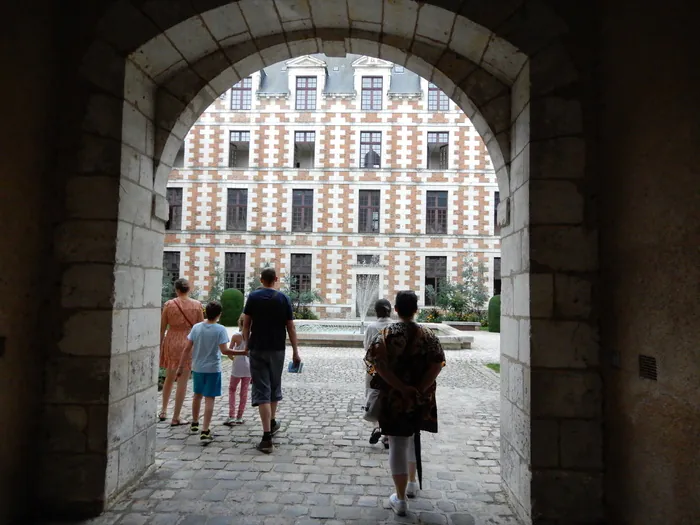 Accès exceptionnel à la salle des Actes Hôtel de ville (ancien collège des oratoriens) Vendôme