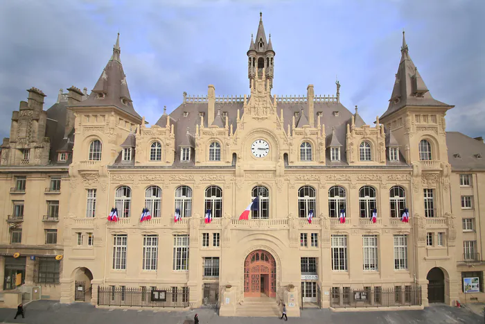 Découvrez le bureau d’un ancien maire Hôtel de ville de Mézières Charleville-Mézières