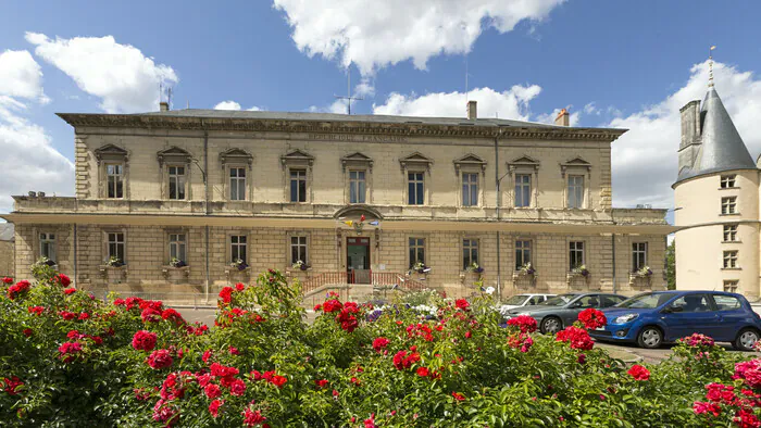 Visites guidées de l'Hôtel de ville de Nevers Hôtel de Ville de Nevers Nevers