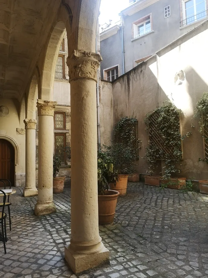 Visite libre Hôtel Euverte-Hatte - Centre Charles-Péguy Orléans