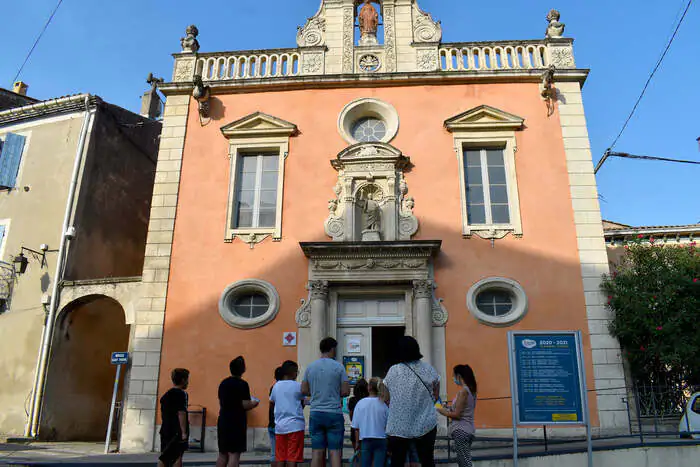 Visite libre de la scène de la chapelle des Pénitents avec exposition de photos anciennes « La Scène » Chapelle des Pénitents Pont-Saint-Esprit