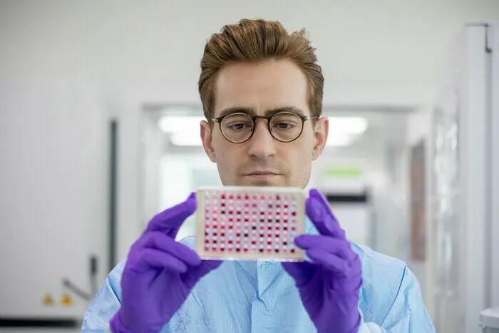 Visite guidée de la plateforme SkinTechnology du Groupe L'Oréal à Lyon Laboratoire EPISKIN Lyon