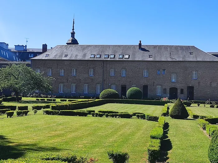 VISITE LIBRE DES JARDINS DU CARMEL Le Carmel - Maison du Patrimoine Abbeville