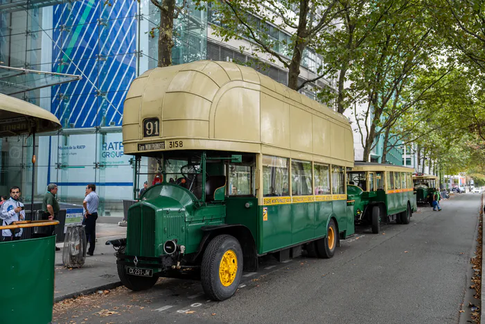 Balades en bus anciens Les balades parisiennes en bus de légende - RDV à la maison de la RATP Paris