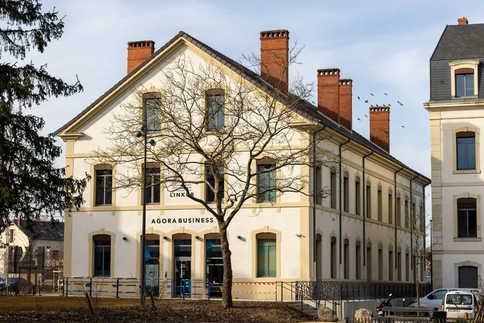 Visite de l'Inkub Agora Business (ancienne caserne militaire) L'Inkub Nevers