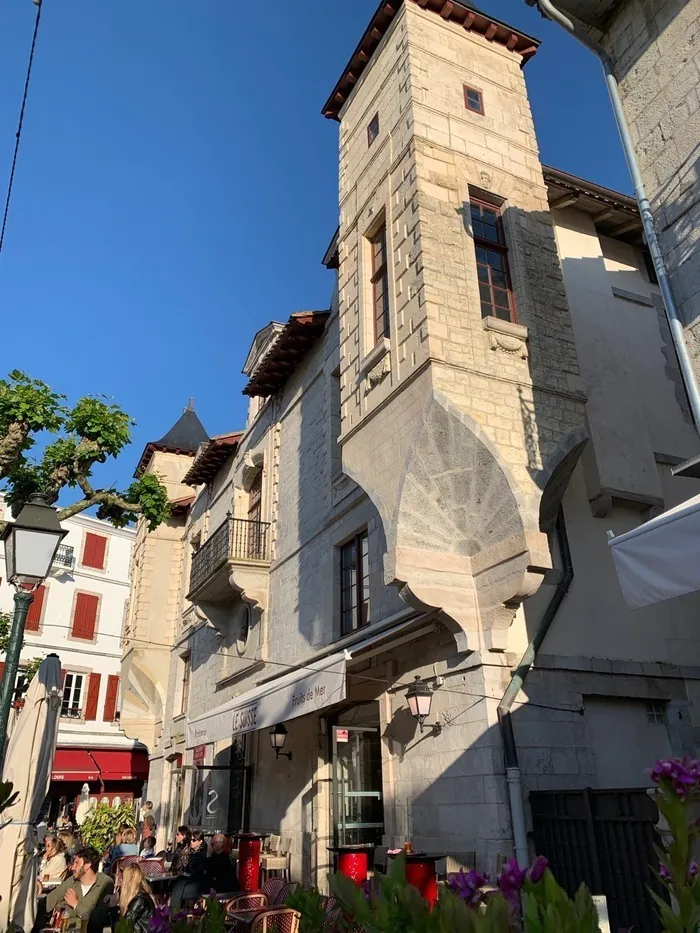 Découvrez une demeure qui a accueilli en son temps Louis XIV ! Lohobiague Enea - Maison Louis XIV Saint-Jean-de-Luz