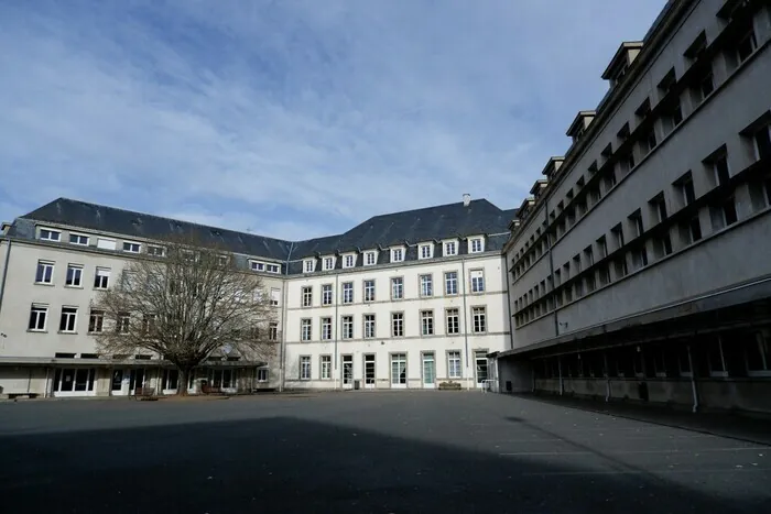 Visite guidée du lycée Eugène Jamot par des élèves Lycée Eugène Jamot Aubusson