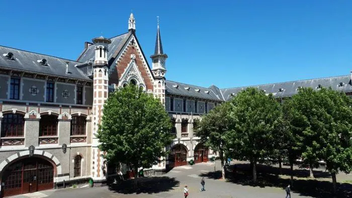 Lycée international Jeanne d’Arc Lycée international Jeanne d'Arc Toulouse